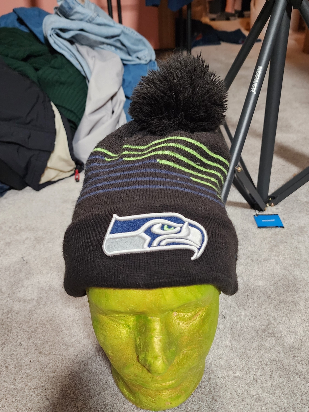 Men's- NFL Seattle Seahawks Zigzag Cuffed Knit Hat, One size fits most,